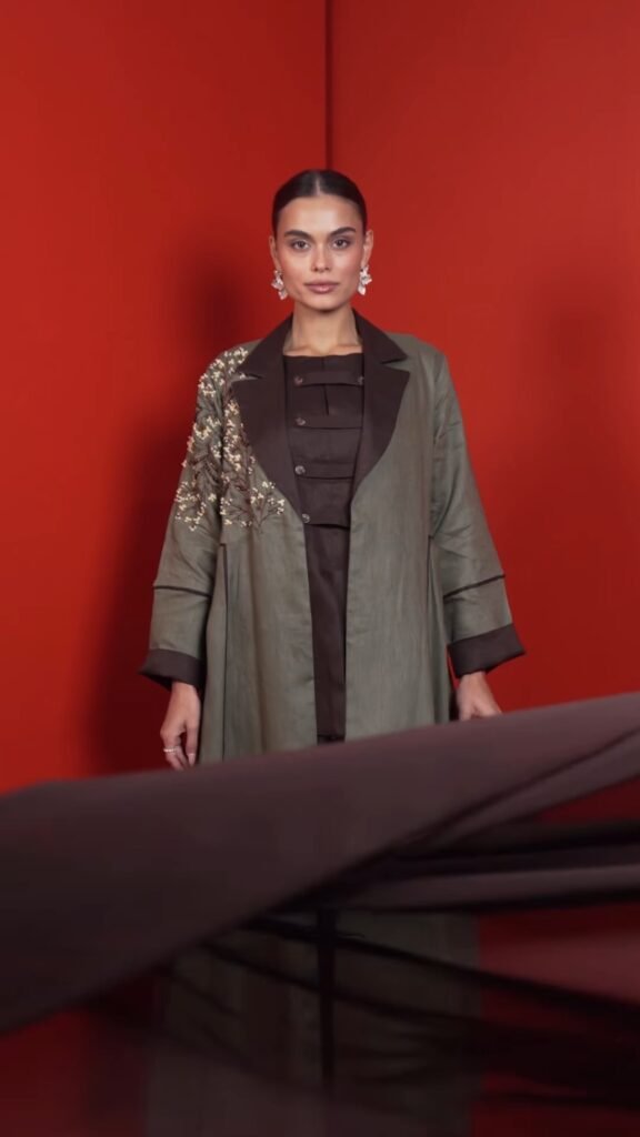 Elegant Embroidered Open Abaya & Inner Slip Set – Available in Midnight Black & Deep Earth Brown - Photo 2