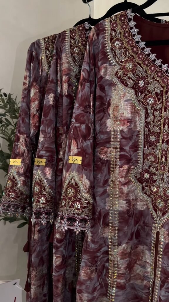 Maroon Floral Printed & Sequined Embellished Ethnic Kaftan – Available in One Colour Variant - Photo 3