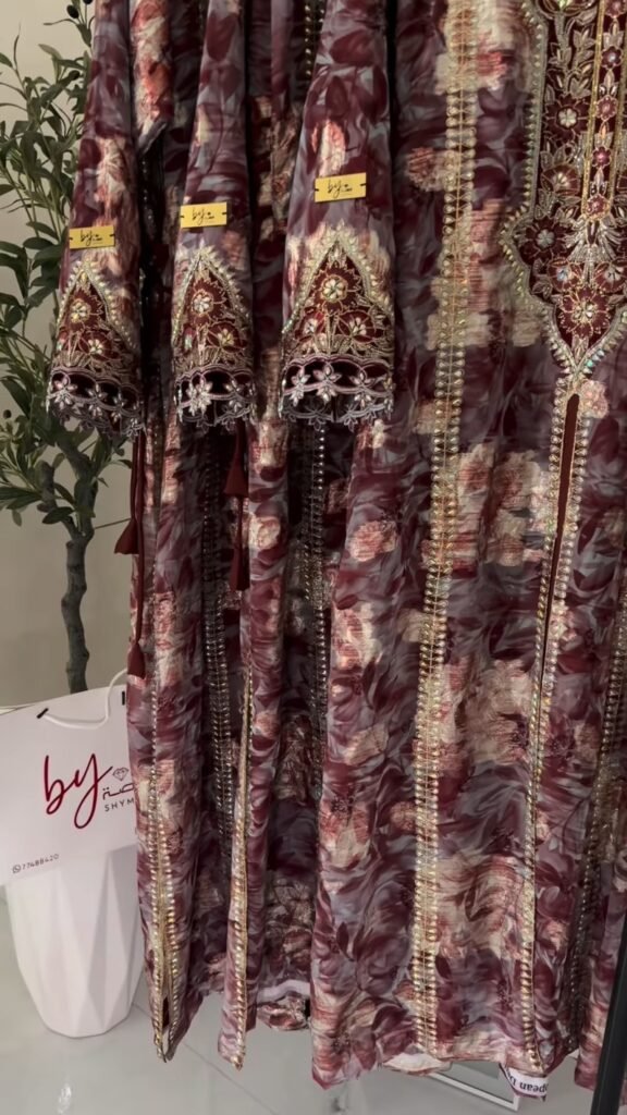 Maroon Floral Printed & Sequined Embellished Ethnic Kaftan – Available in One Colour Variant - Photo 4