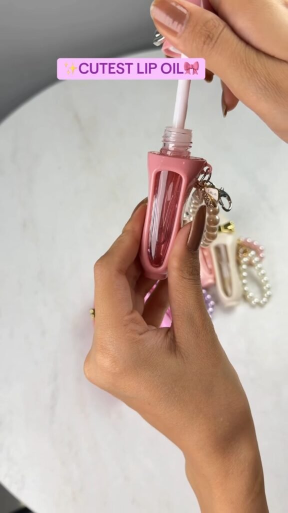 Cutest Bow-Charm Lip Oil | Glossy Tinted Lip Oil with Pearl Keychain | Travel-Friendly Mini Lip Care - Photo 3