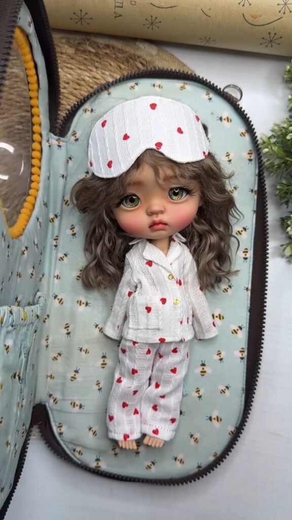 Doll Pajama Set with Sleep Mask & Travel Carrying Case | Cute Bee Print Pajamas Outfit for Collectible Art Dolls - Photo 5