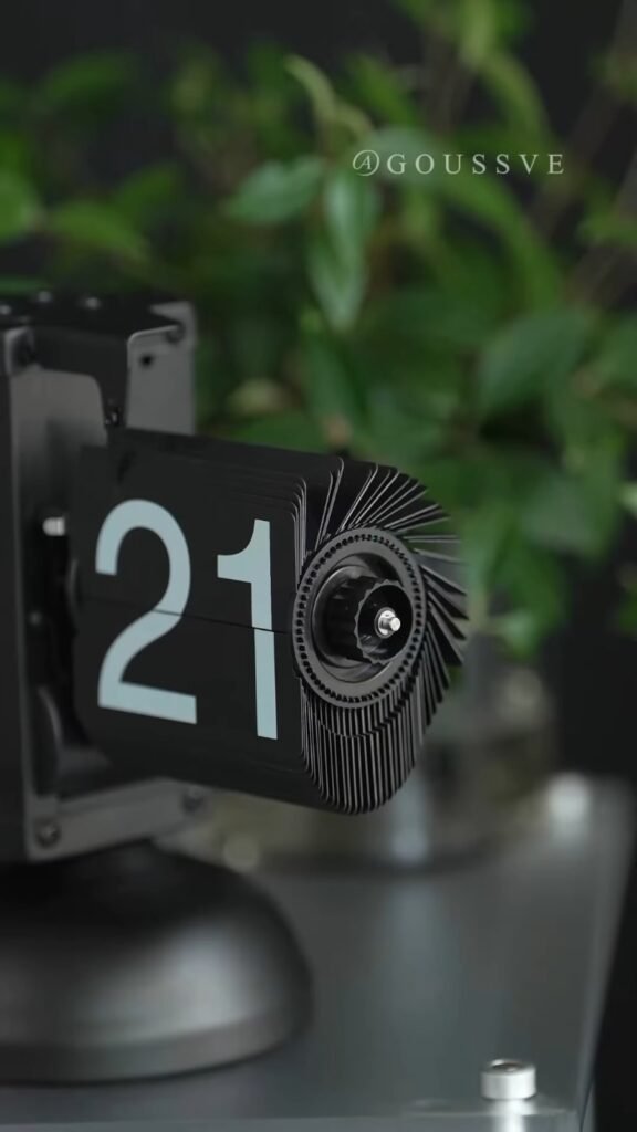 Retro Flip Desk Clock | Vintage-Style Mechanical Flip Alarm Clock with Large Display Numbers for Home & Office Décor - Photo 2