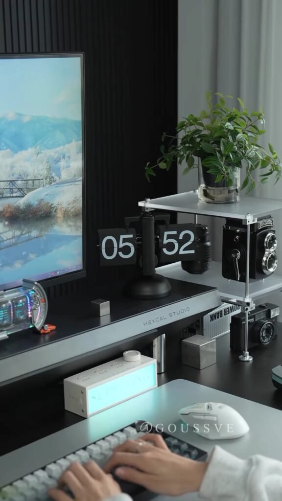 Retro Flip Desk Clock | Vintage-Style Mechanical Flip Alarm Clock with Large Display Numbers for Home & Office Décor - Photo 1